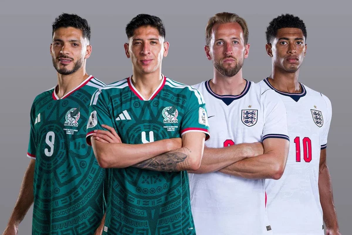 Jugadores de México e Inglaterra en la Copa Mundial