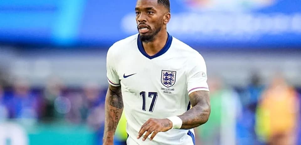 Jugador de Inglaterra corriendo durante el partido