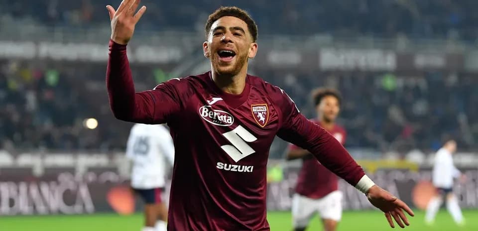 Jugador de Torino celebrando durante el partido