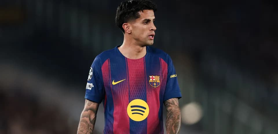 Jugador de Barcelona en el campo durante un partido
