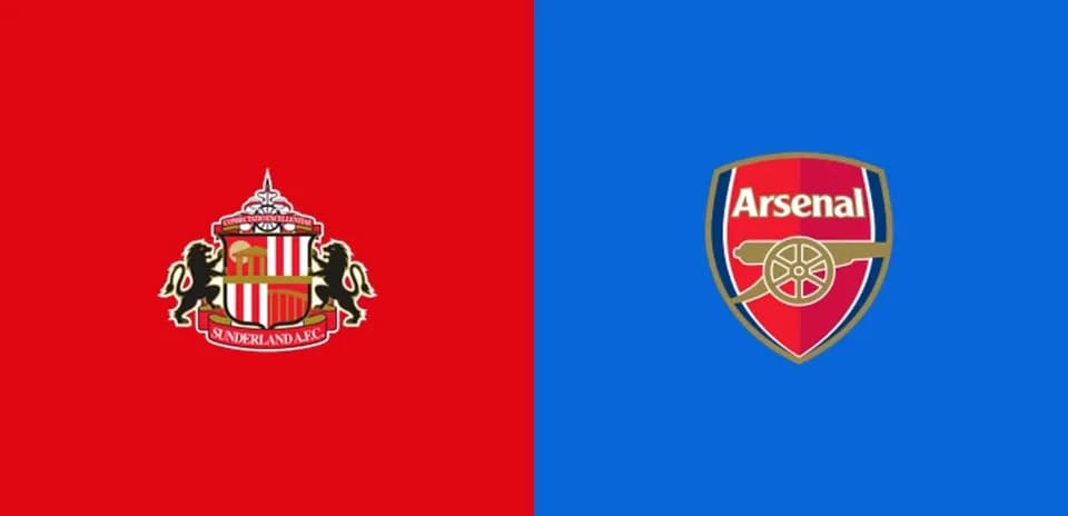 Logos de Sunderland y Arsenal sobre fondos de color