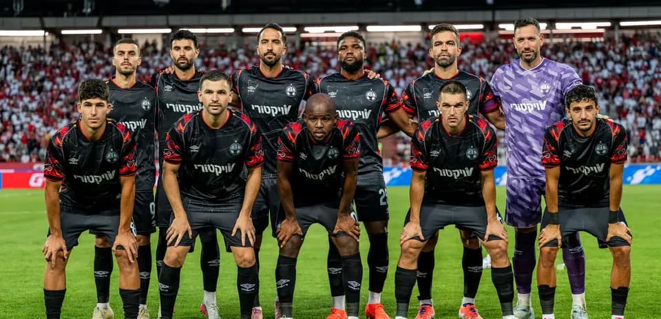 Equipo de Sabah FA posando antes del partido