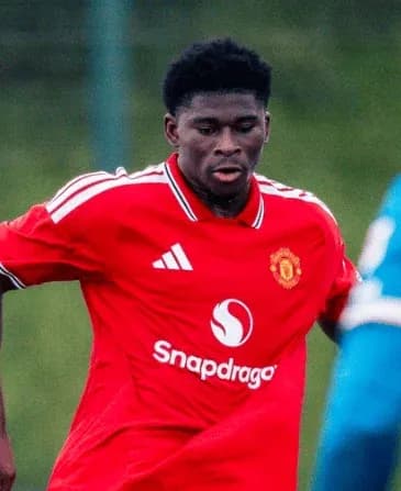 Jugador de Manchester United en sesión de entrenamiento