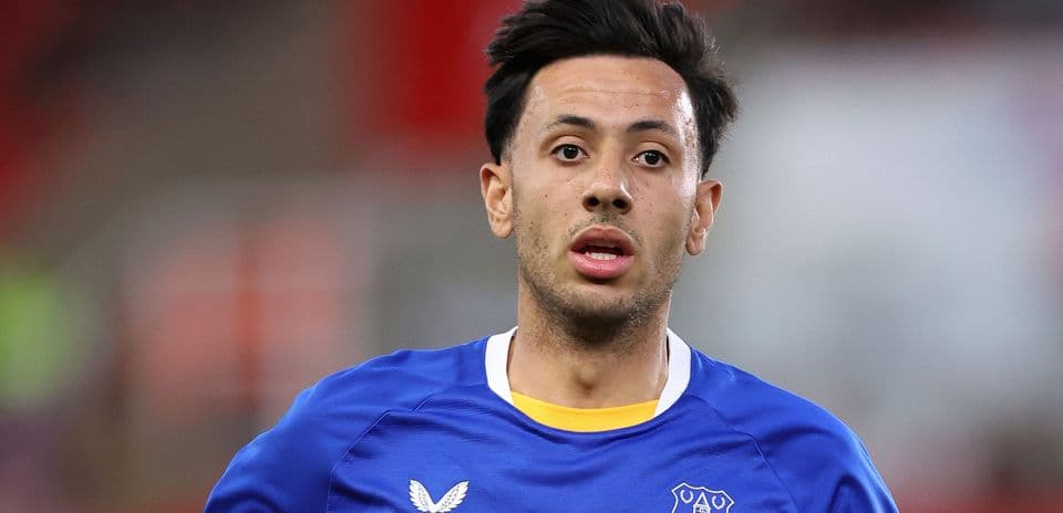 Everton y Crystal Palace acuerdan intercambio de extremos McNeil y Johnson