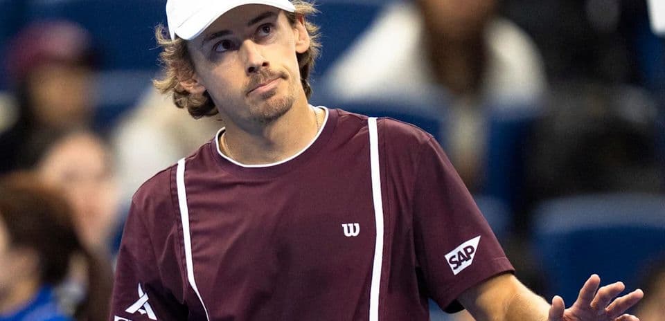 Alex de Minaur avanza a cuartos en el Masters de Shanghái y actualiza su estado físico