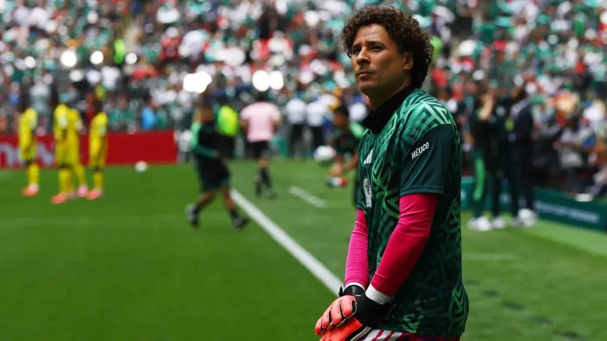 Por qué Guillermo Ochoa no juega esta noche con México y la historia que está creando en el Mundial