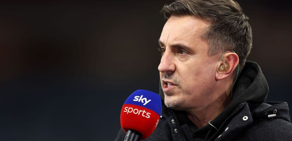 Gary Neville confía en que Arsenal ganará la Premier League por su defensa superior