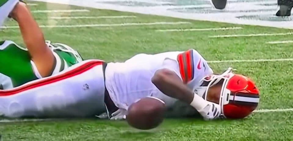 Aficionados Piden Expulsión Permanente de Minkah Fitzpatrick Tras Fuerte Entrada a KC Concepcion