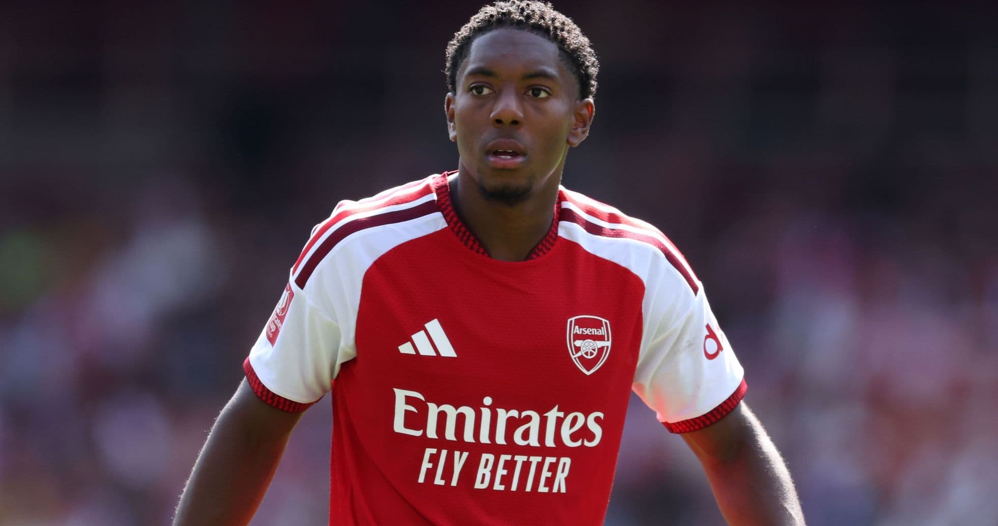 Chelsea y Manchester United rechazan oferta de £45 millones por Myles Lewis-Skelly del Arsenal