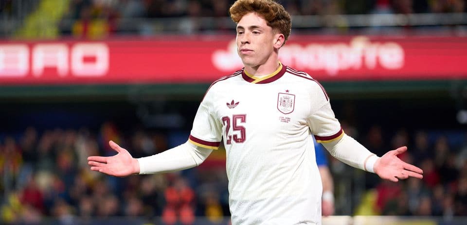 Liverpool asegura a Víctor Muñoz por £34 millones tras superar a Newcastle en la carrera por la estrella española
