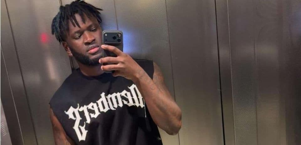 Victor Boniface sorprende al revelar la colección de autos de lujo de Taiwo Awoniyi valorada en ₦800 millones