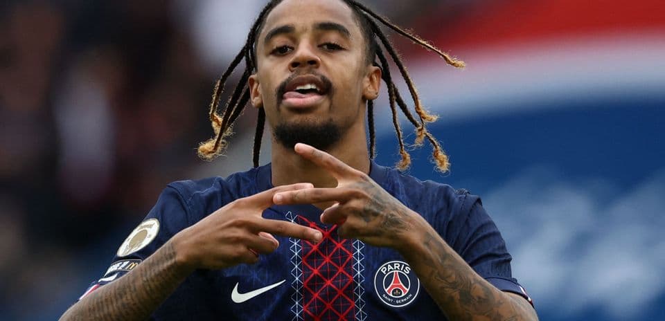 Liverpool enfrenta bloqueo en fichaje de £145 millones: PSG exige cifra exorbitante y Reds buscan Plan B