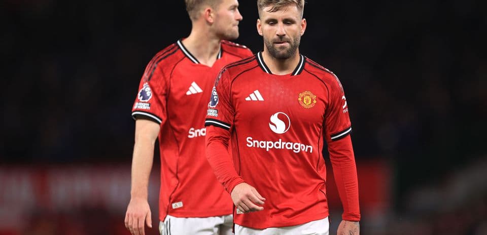 Paul Scholes pide al Manchester United fichar al defensa Lewis Hall por £75 millones tras dificultades de Luke Shaw