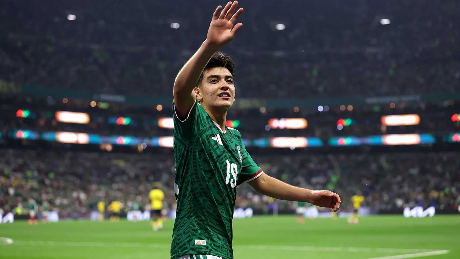 Liverpool sigue de cerca a Gilberto Mora, joya mexicana de 17 años con posible traspaso en verano