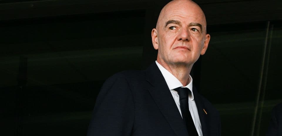 Rui Pinto acusa a Gianni Infantino de proteger a Manchester City y PSG en escándalos de FFP