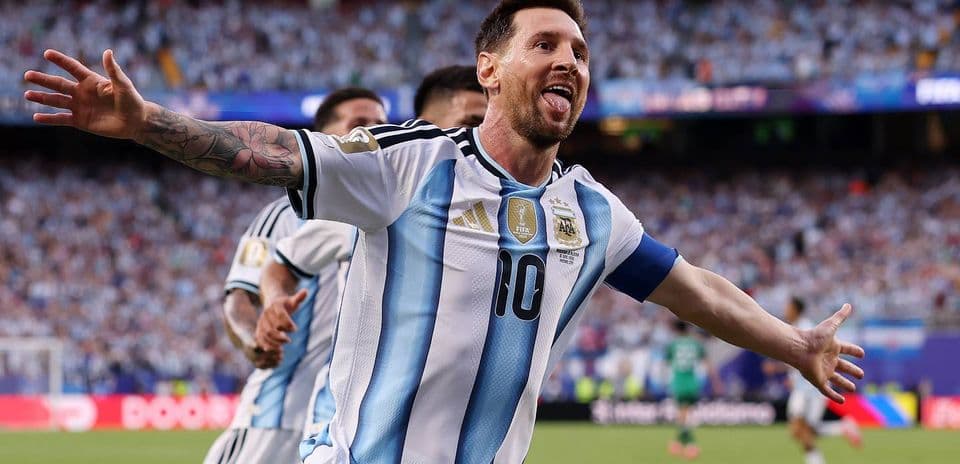 Calificaciones de los Jugadores de Argentina vs Argelia: Messi Brilla con un Récord en el Debut del Mundial