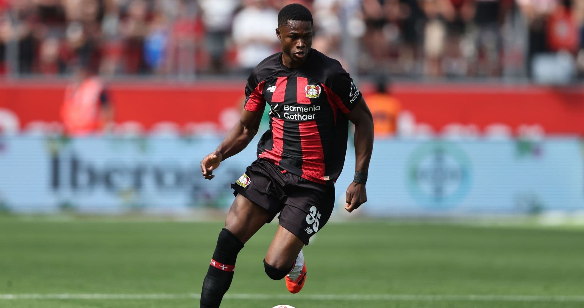 Newcastle United y Aston Villa planean fichar a Christian Kofane en enero