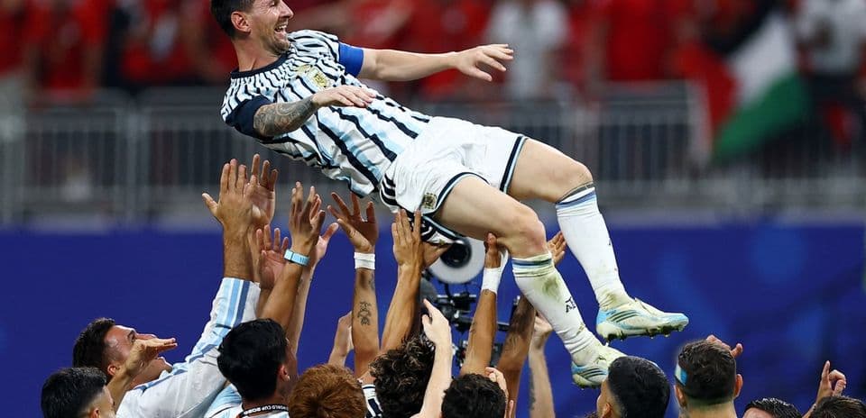 Un Mundial taquillero que se tornó en caos y controversia deja a FIFA con un gran dilema