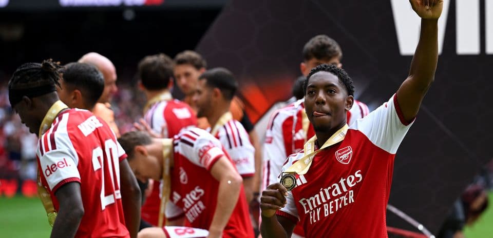 Alan Pardew destaca la superioridad de Arsenal tras su victoria en la Community Shield