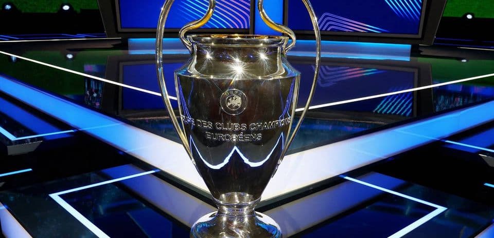 Predicción del Fase de Grupos de la Champions League según un Superordenador