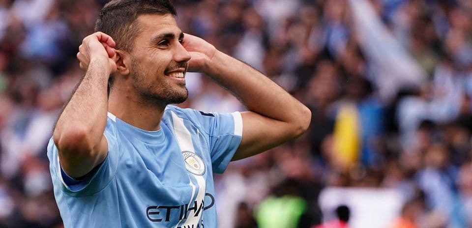Barcelona se acerca a un acuerdo por Rodri, Enzo Maresca ofrece novedades