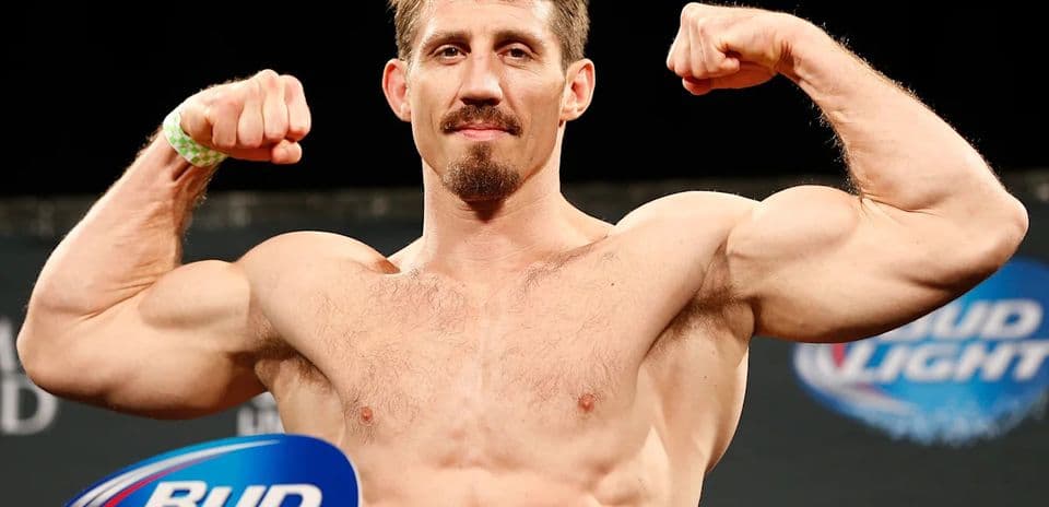 Tim Kennedy, exluchador de UFC, hospitalizado tras ser baleado tres veces en una emboscada mortal en el Congo
