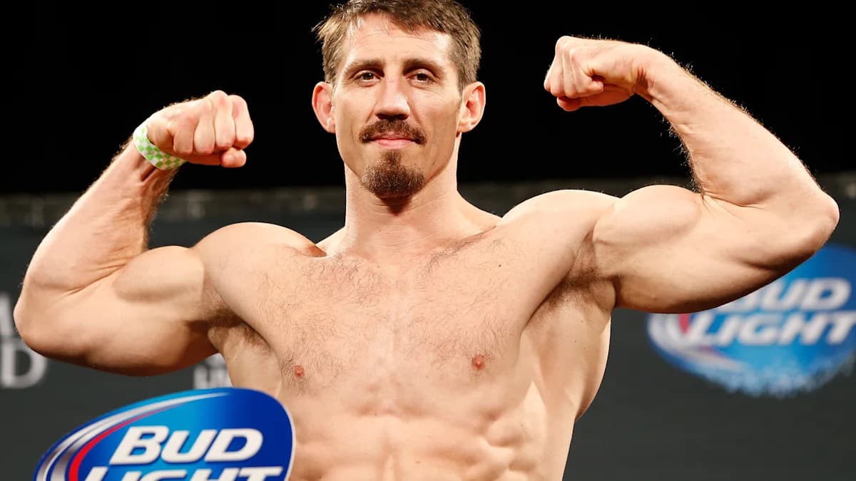 Tim Kennedy, exluchador de UFC, hospitalizado tras ser baleado tres veces en una emboscada mortal en el Congo