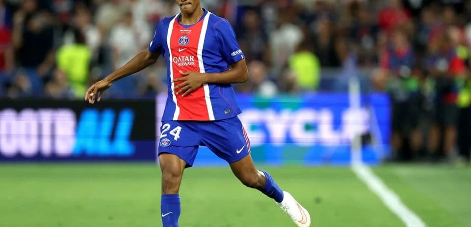 Senny Mayulu de PSG se lesiona con la selección Sub-21 de Francia