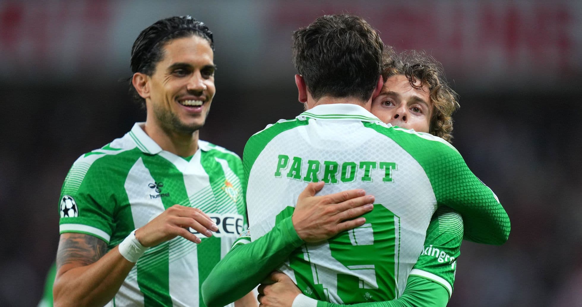 Troy Parrott brilla y Ethan Mbappé recibe roja en victoria de Real Betis sobre Lille en Champions League