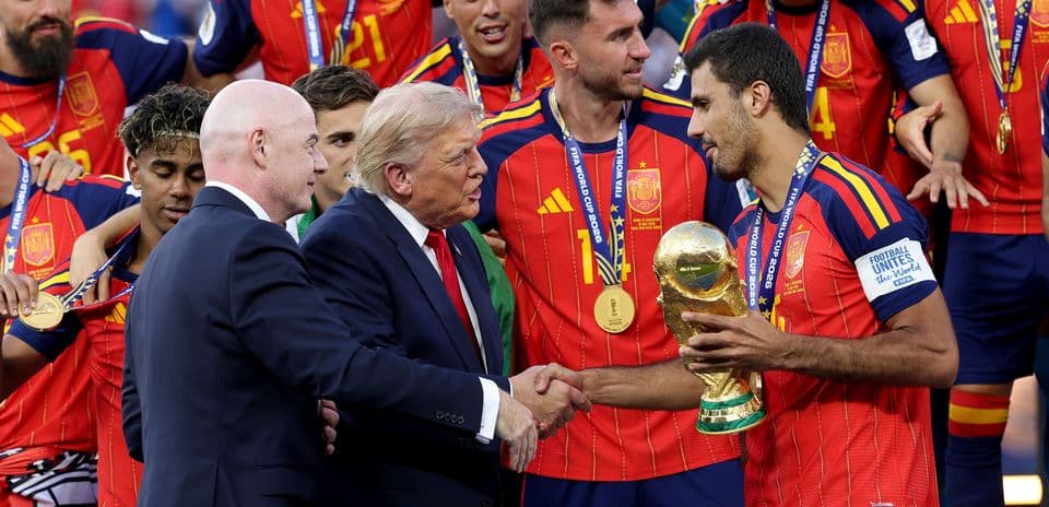 Mundial 2026: Entre el Brillo del Fútbol y las Sombras de la Política y el Dinero