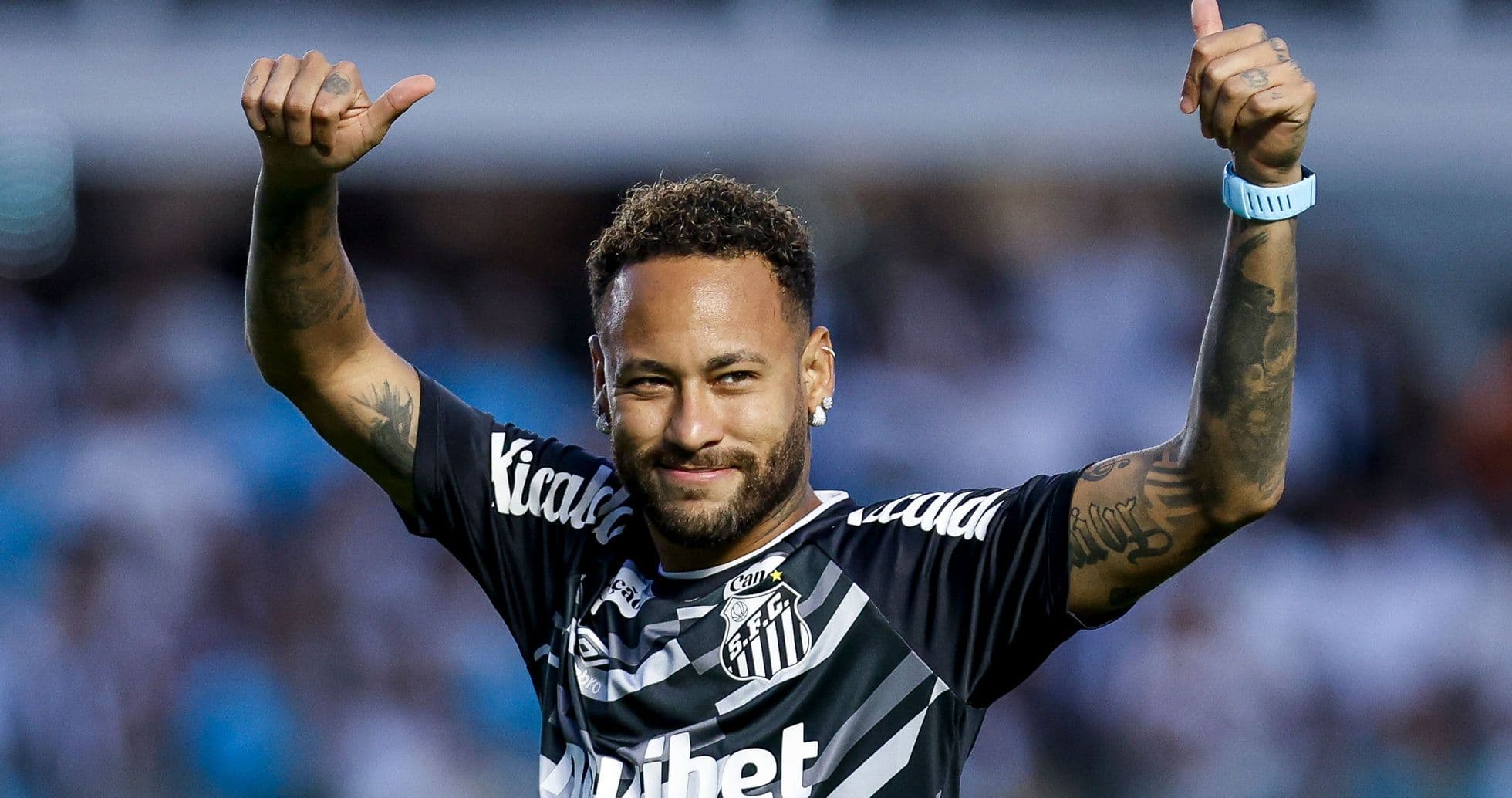 NR Sports rescata a Santos pagando deuda y levanta veto de FIFA en fichajes