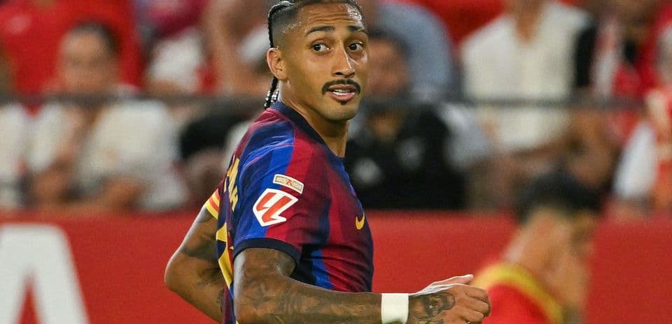 Luis García critica la exclusión de Raphinha en el Balón de Oro tras su hat-trick con Barcelona
