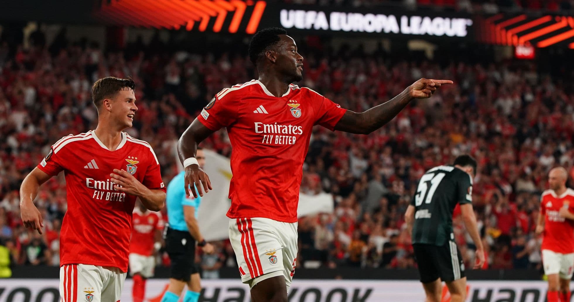Jhon Duran brilla en la victoria contundente del Benfica sobre Celtic en la Europa League