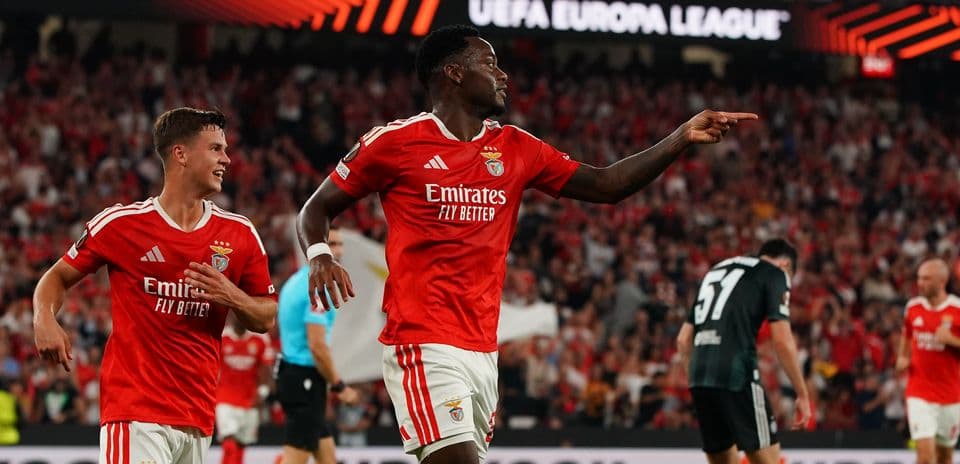 Jhon Duran brilla en la victoria contundente del Benfica sobre Celtic en la Europa League
