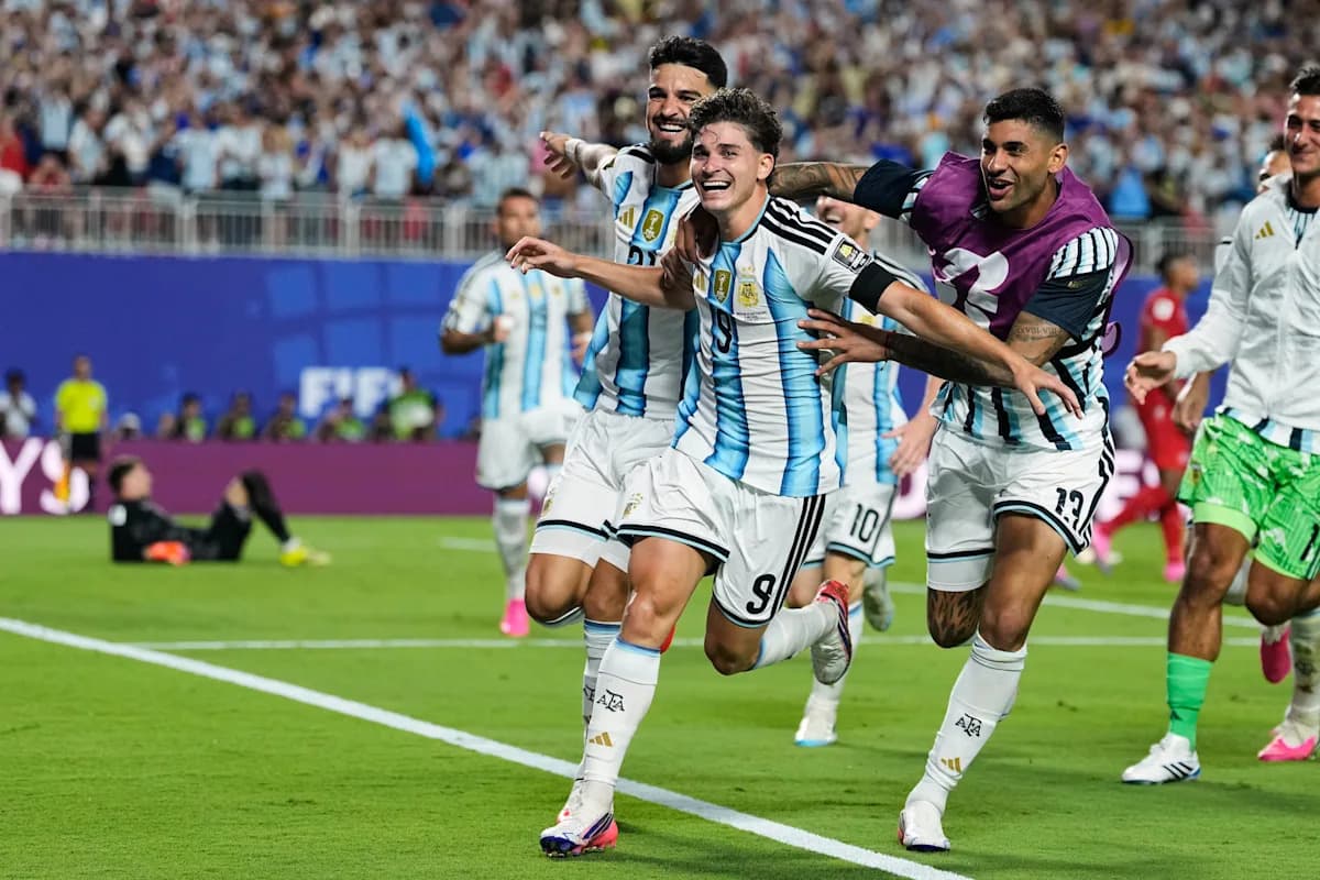 Julián Álvarez guía a Argentina a semifinales con un golazo en tiempo extra frente a Suiza