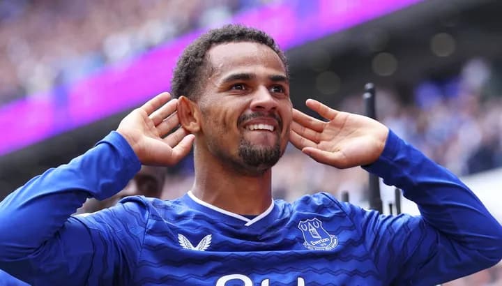 Iliman Ndiaye podría salir de Everton; Bournemouth cerca de fichar a Antonio Silva