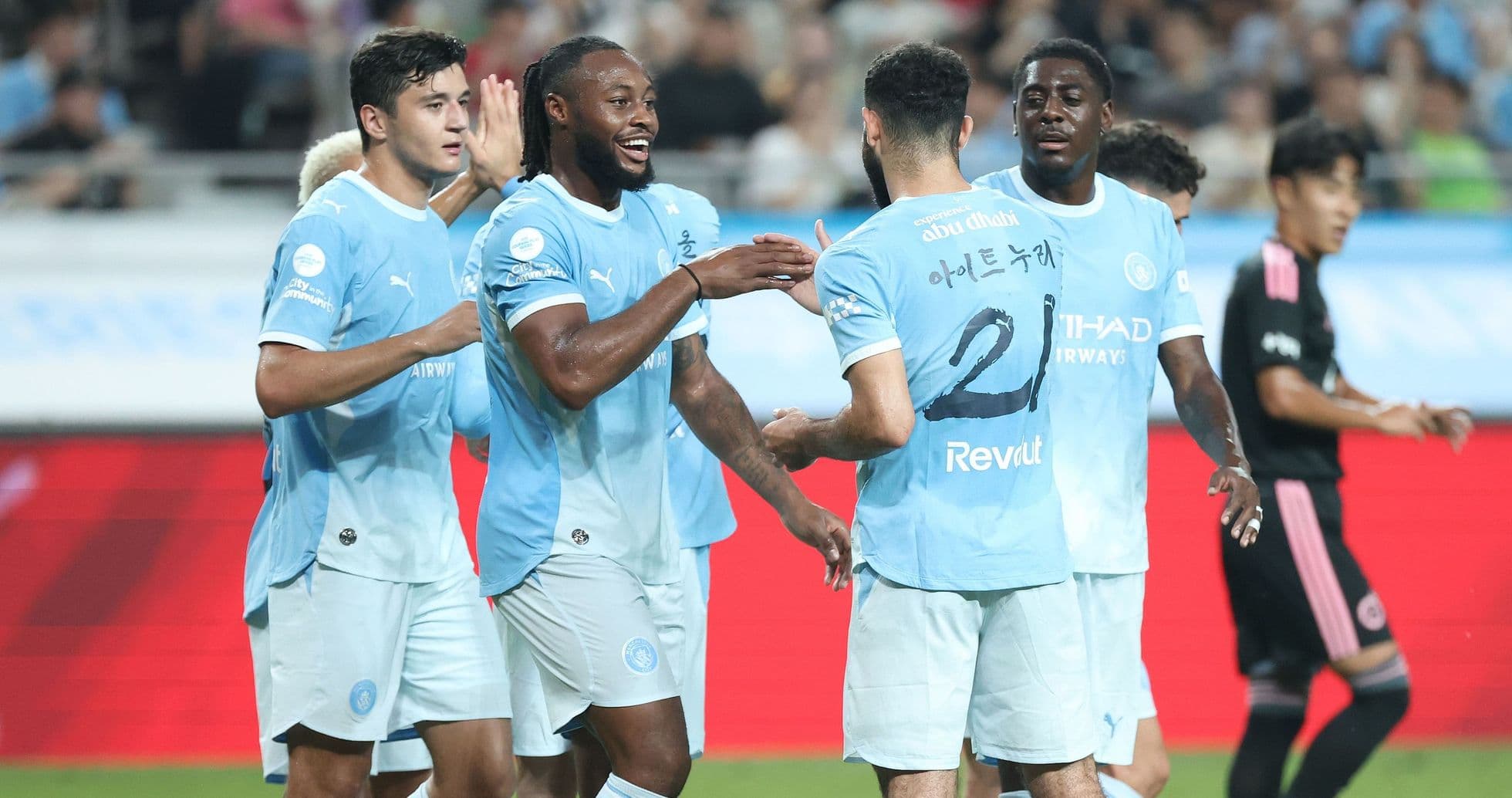 Manchester United sorprende con intento de fichaje de Rayan Ait-Nouri desde Manchester City