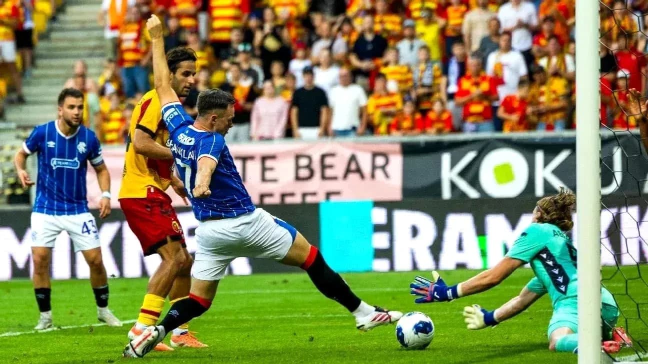 Acción del partido Jagiellonia contra Saburtalo Acción del partido Jagiellonia contra Saburtalo