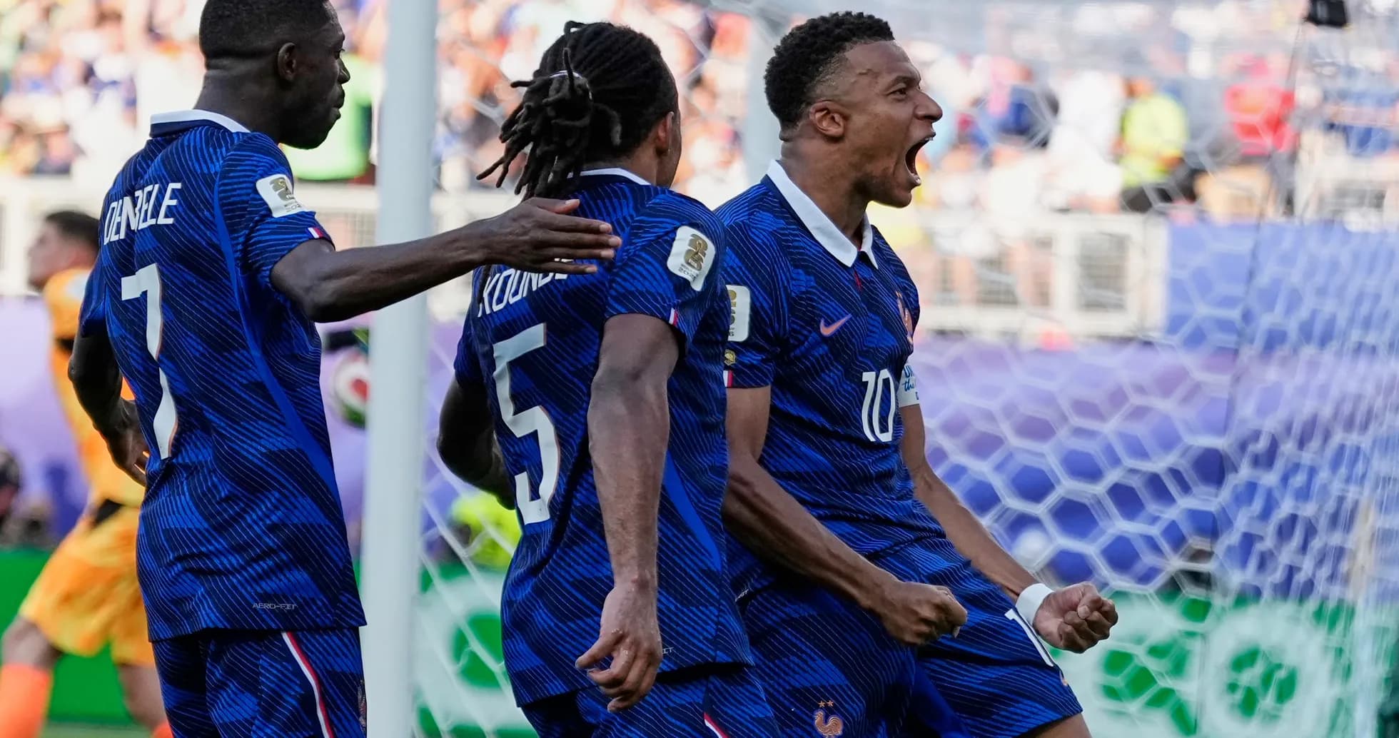 Jugadores de Francia celebrando un gol Jugadores de Francia celebrando un gol