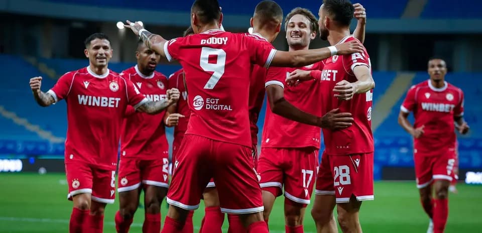 Jugadores de CSKA Sofía celebrando un gol Jugadores de CSKA Sofía celebrando un gol