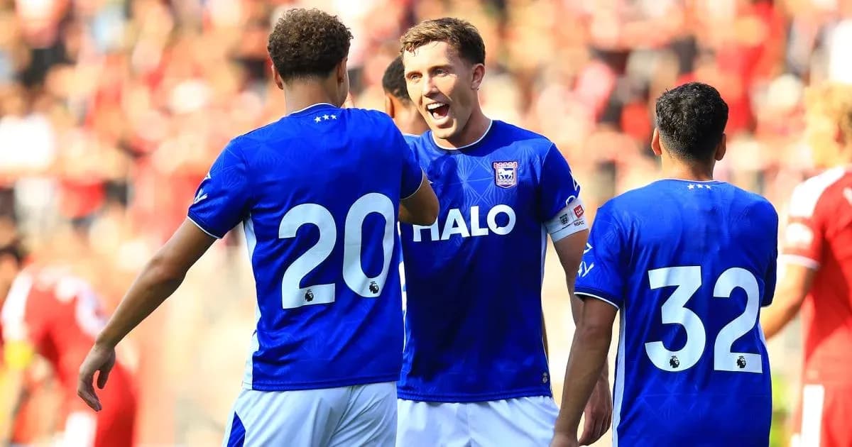 Jugadores de Ipswich celebrando un gol durante el partido Jugadores de Ipswich celebrando un gol durante el partido