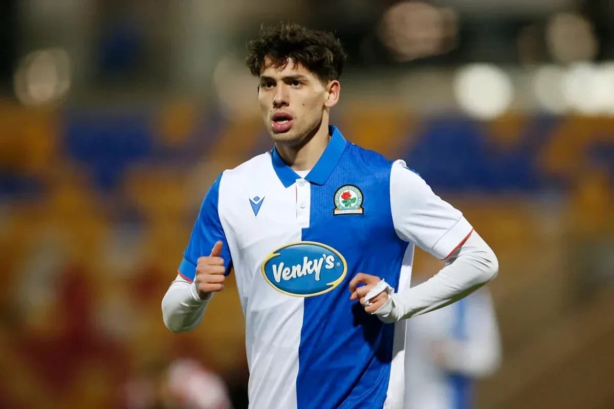 Jugador de Blackburn Rovers en acción durante el partido Jugador de Blackburn Rovers en acción durante el partido