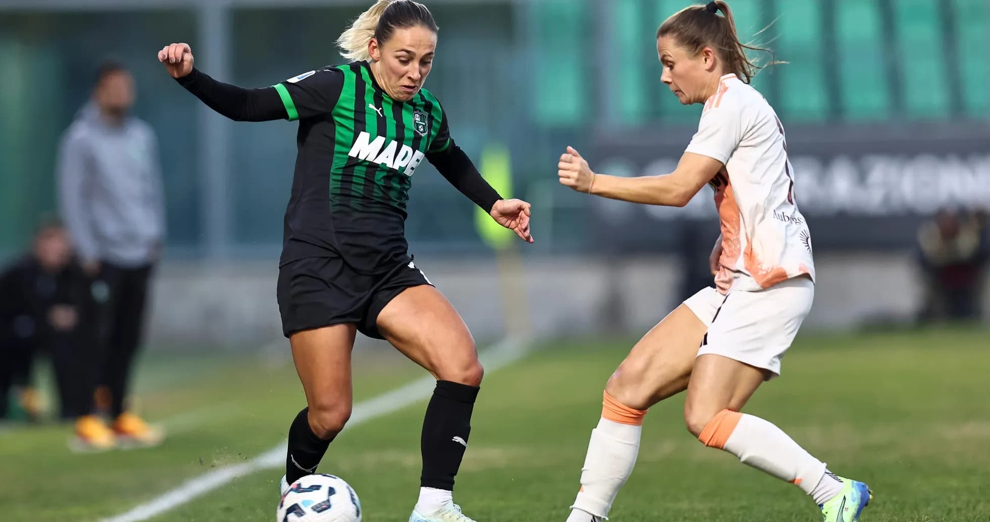 Jugadora de Sassuolo W en acción durante el partido Jugadora de Sassuolo W en acción durante el partido
