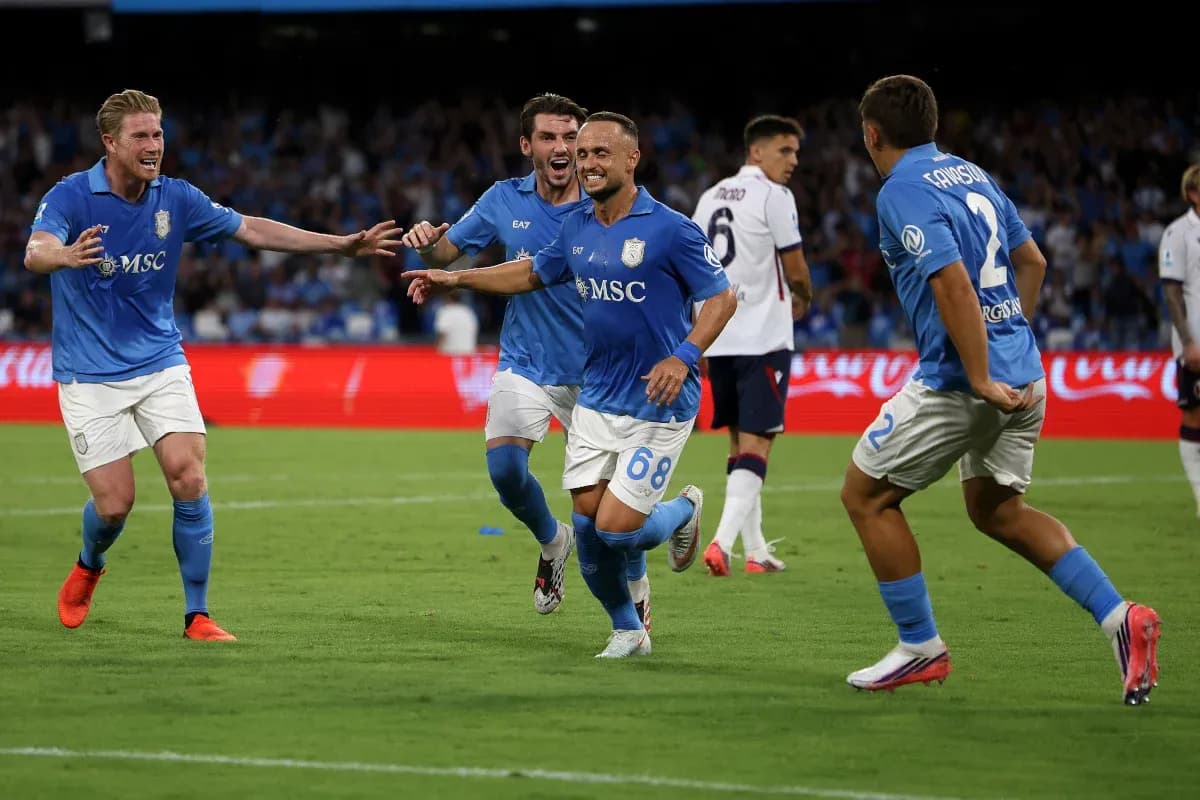 Jugadores del Napoli celebrando un gol Jugadores del Napoli celebrando un gol