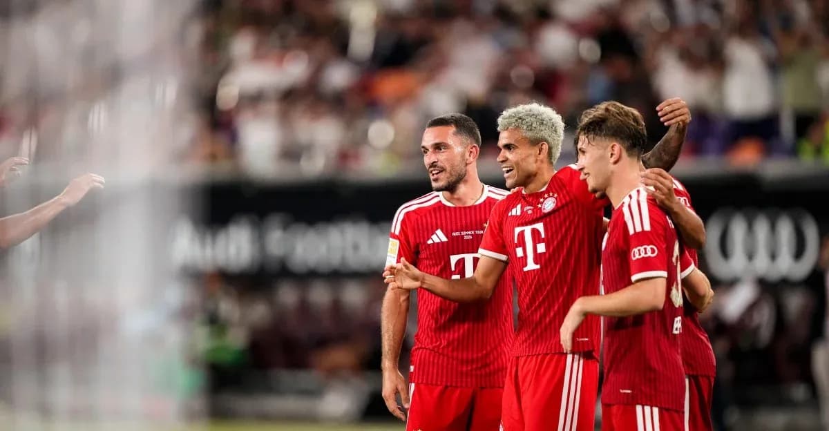Jugadores de Bayern Múnich celebrando un gol Jugadores de Bayern Múnich celebrando un gol