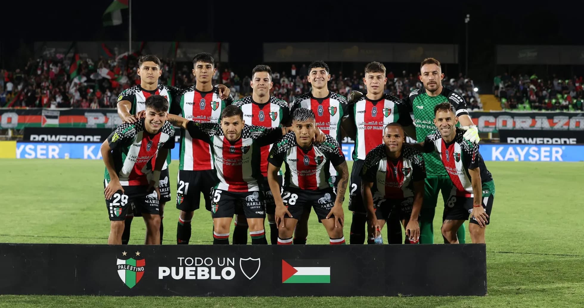 Jugadores de Palestino posando para la foto Jugadores de Palestino posando para la foto