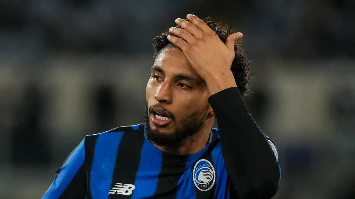 Jugador de Atalanta en acción durante el partido Jugador de Atalanta en acción durante el partido