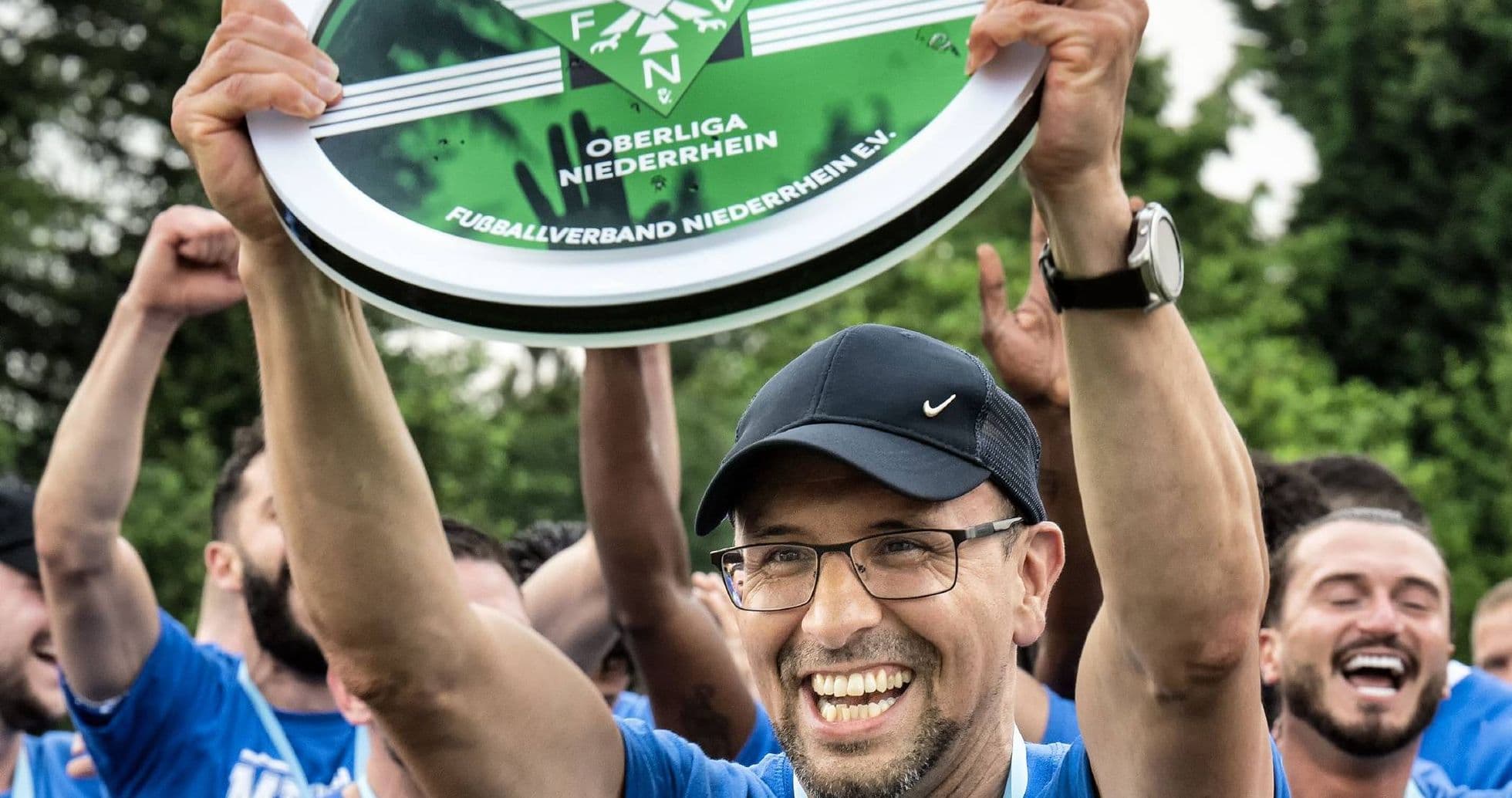 Celebración del equipo tras ganar la Oberliga Niederrhein Celebración del equipo tras ganar la Oberliga Niederrhein