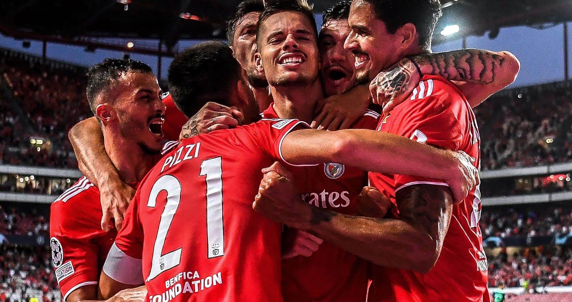 Jugadores del Benfica celebrando un gol Jugadores del Benfica celebrando un gol
