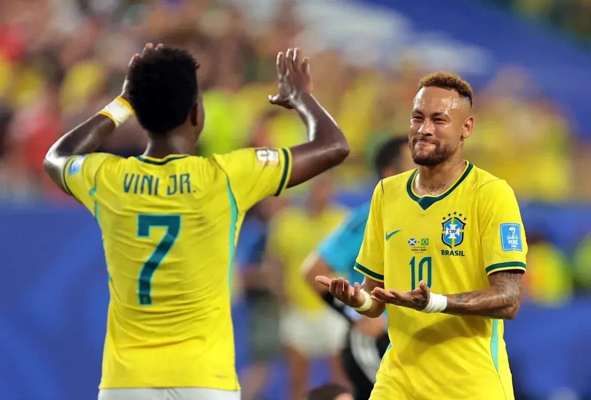 Neymar y Vinícius Jr. celebrando durante un partido Neymar y Vinícius Jr. celebrando durante un partido